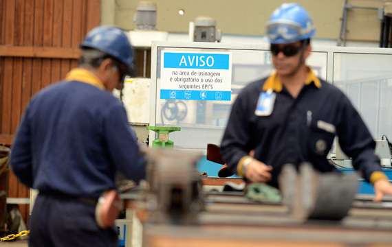 Falta ou custo de trabalhadores qualificados foi o problema que mais cresceu no 3º trimestre, aponta CNI