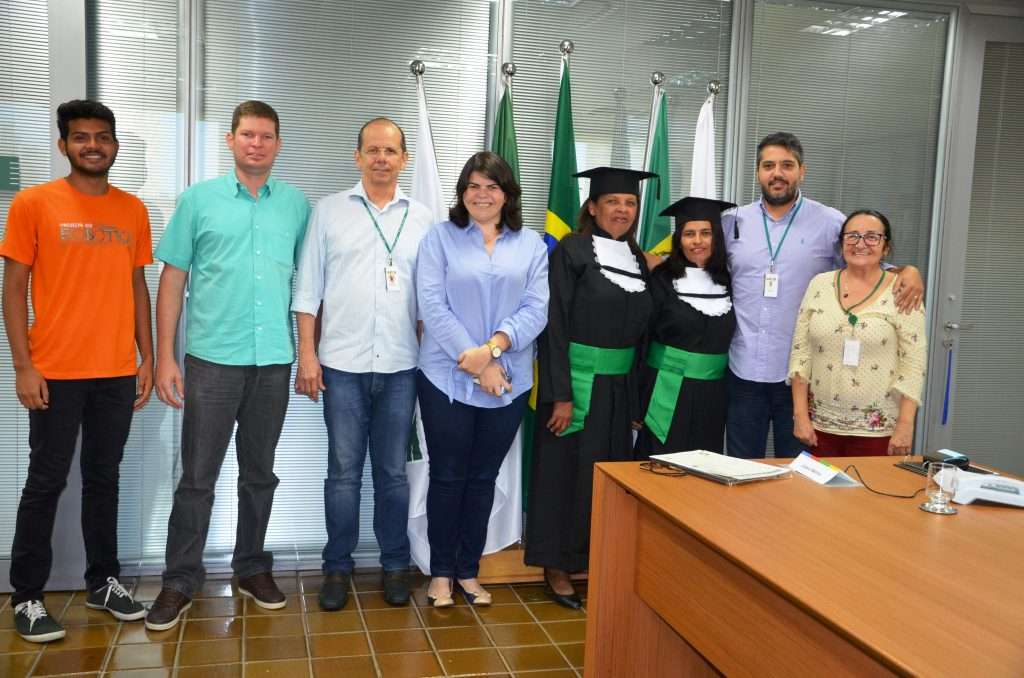 Funcionárias do SESI são certificadas pelo programa de Educação de Jovens e Adultos