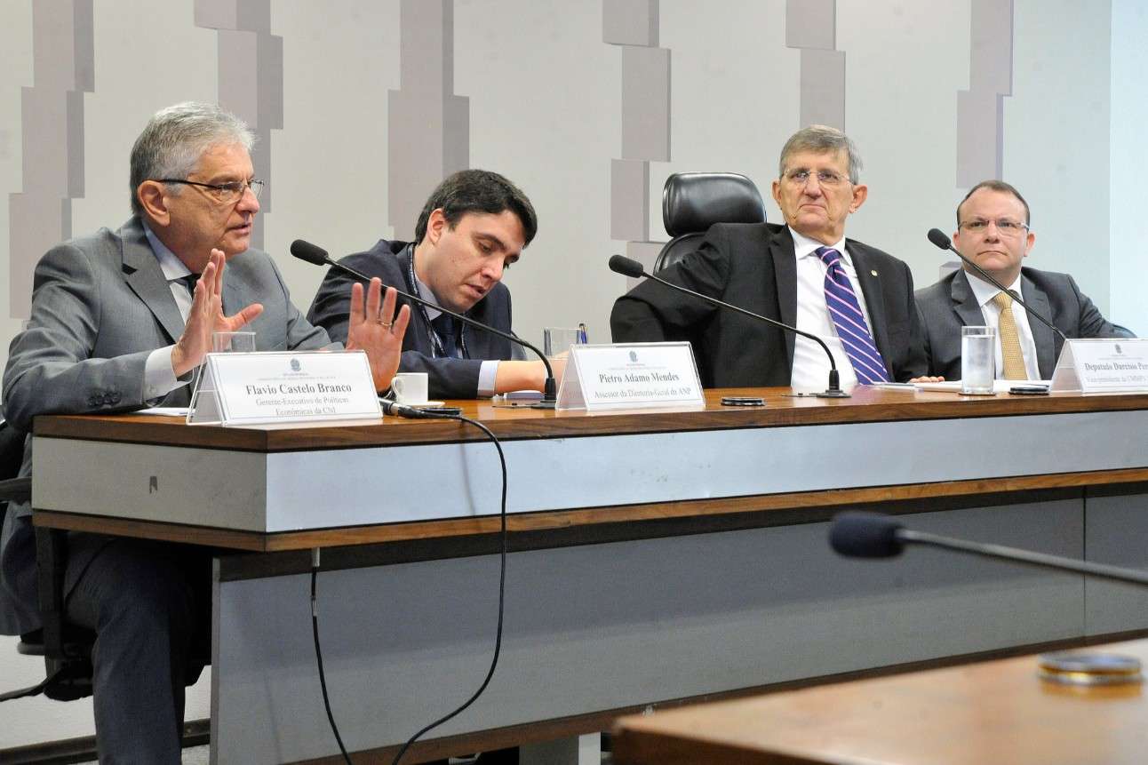 Tabelamento do frete é ineficaz e gera custos para a sociedade, avalia CNI
