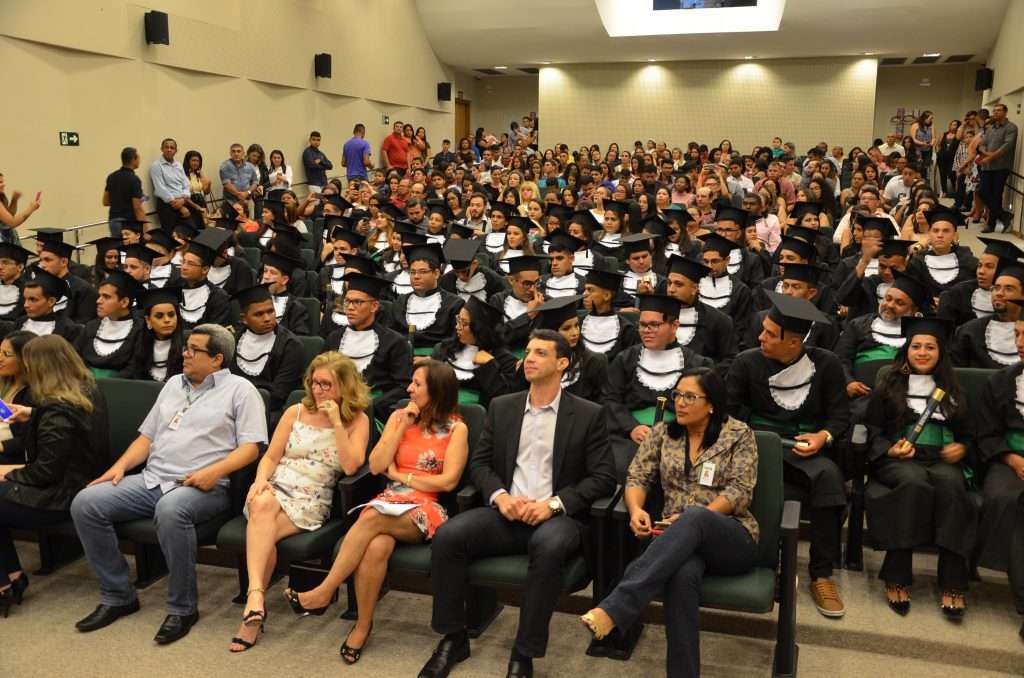 SENAI realiza formatura de 159 alunos de 10 turmas da instituição em Natal