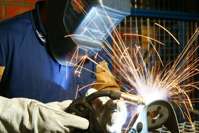 Piora do emprego e do rendimento do trabalhador prejudica recuperação da economia