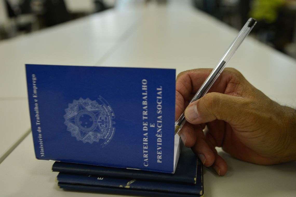 52% dos brasileiros têm pouco ou nenhum medo de perder o emprego, aponta pesquisa da CNI