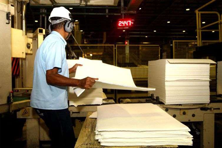 Faturamento da indústria cresce 5,6% e alcança maior alta em 14 anos, aponta CNI
