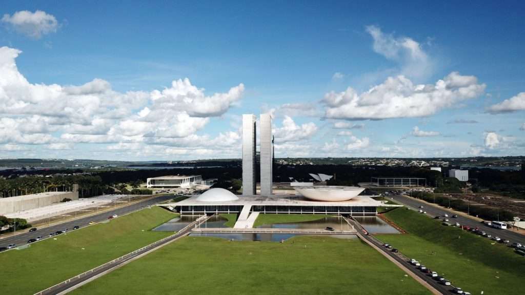 CNI é contra emenda à PEC 45 que abre brecha para estados criarem nova contribuição