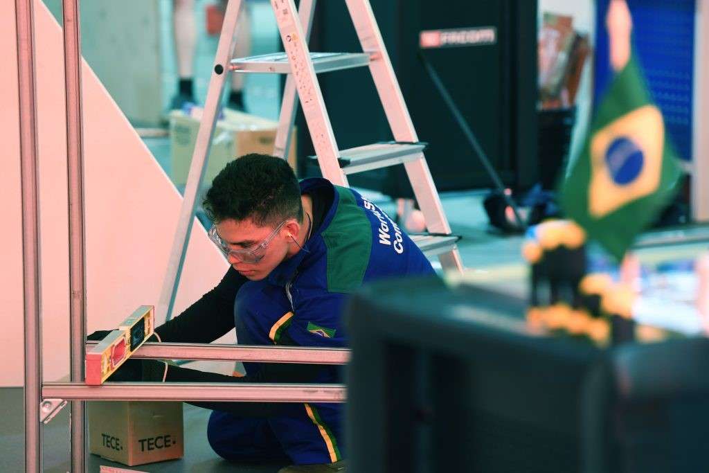Aluno do SENAI-RN recebe certificado de excelência internacional da WorldSkills, na Rússia