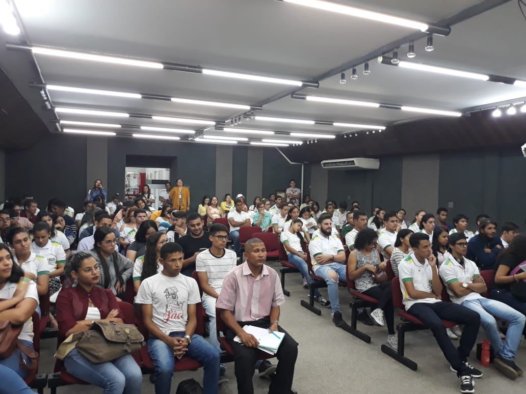 SENAI Clóvis Motta comemora Dia do Livro com evento sobre Revolução Industrial