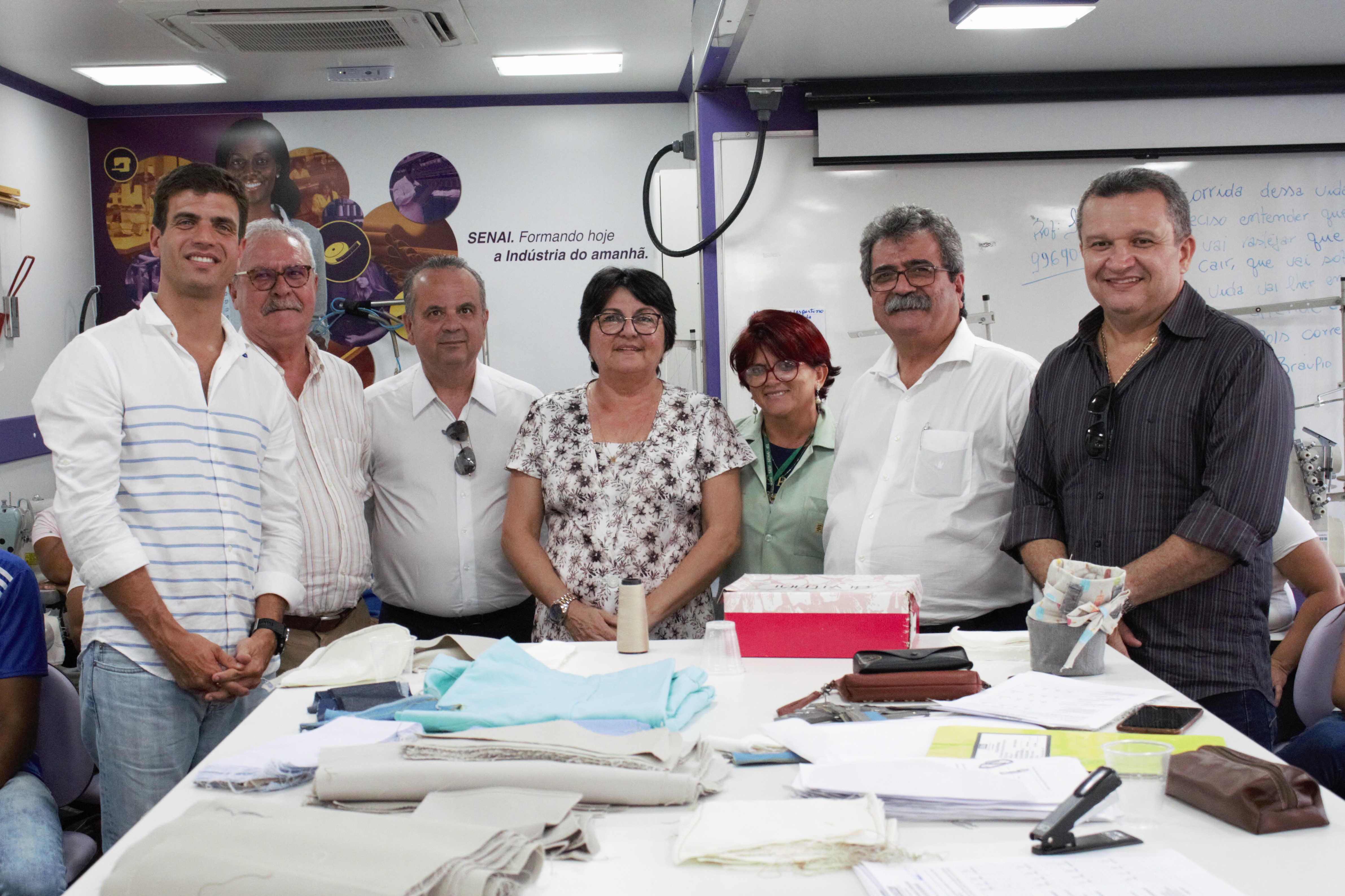 Secretário da Previdência e presidente da FIERN visitam oficinas de costuras no Seridó