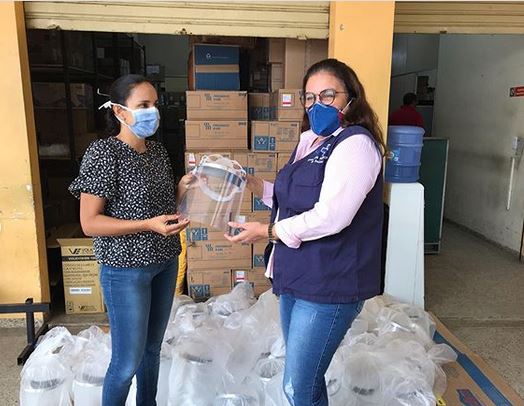 Secretária de Saúde de Mossoró recebe máscaras doadas pelo SENAI-RN
