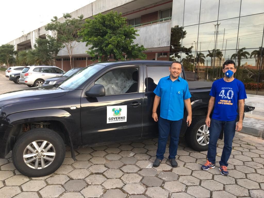 SENAI-RN entrega respiradores consertados à SAMU e 1500 máscaras protetoras ao Governo do Estado do RN