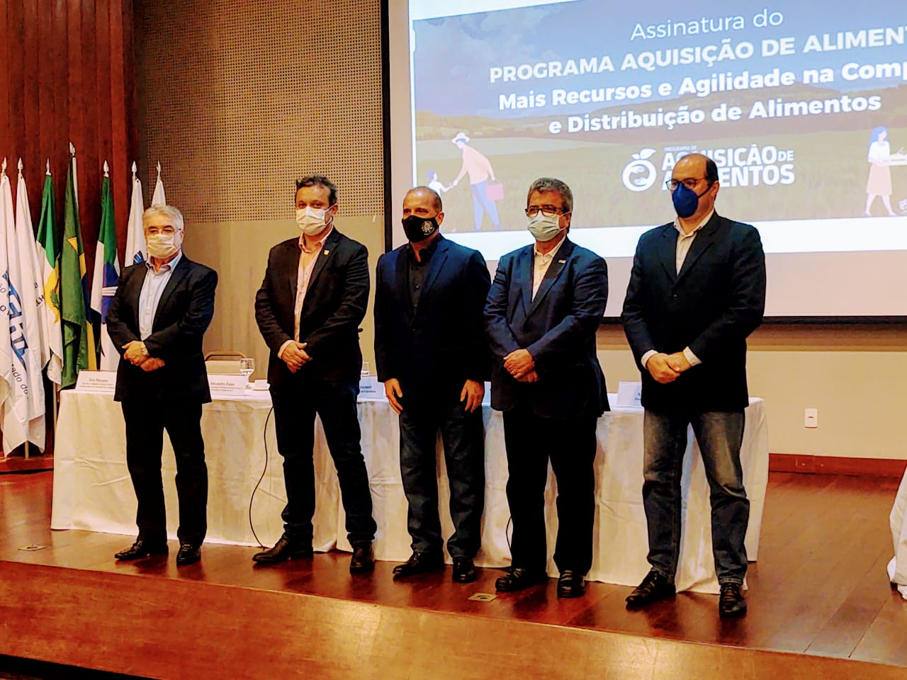 Na Casa da Indústria, ministro assina convênio do Programa de Aquisição de Alimentos
