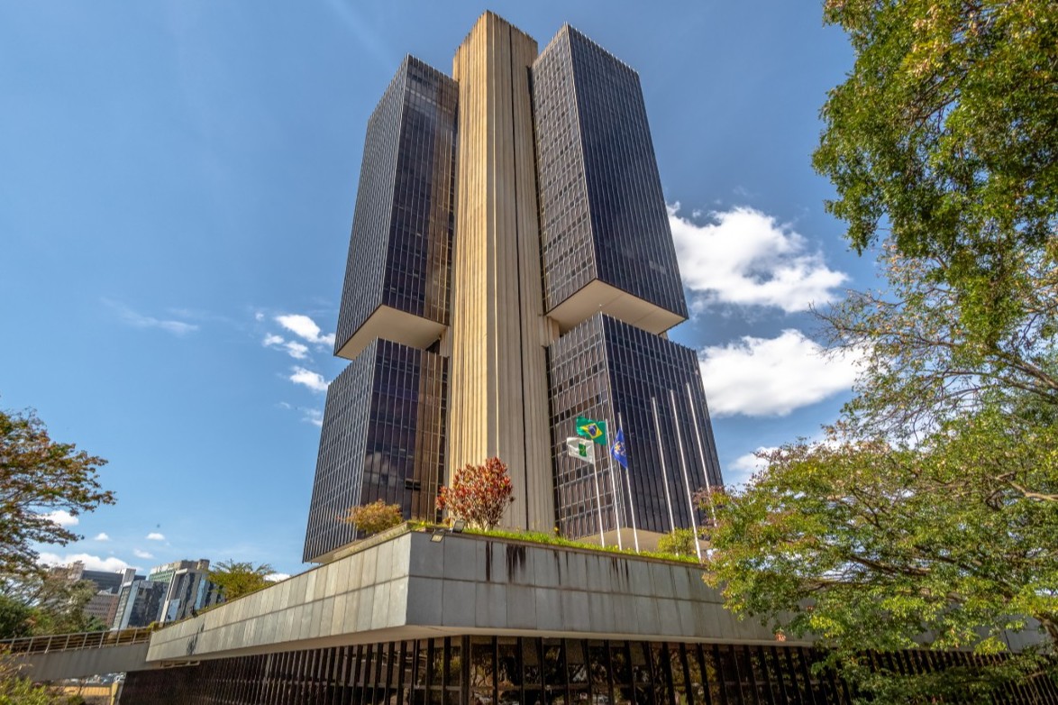 Juros altos só prejudicam a economia, afirma CNI