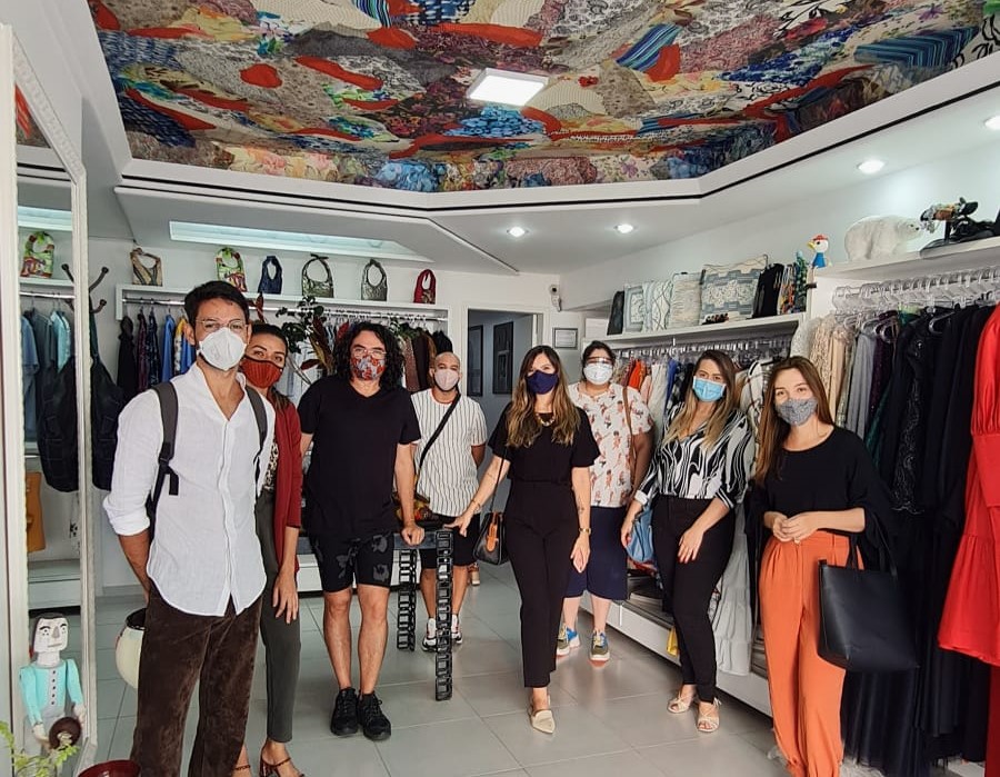 Turma de Estilo do SENAI Clóvis Motta visita Ateliê do estilista Júlio César