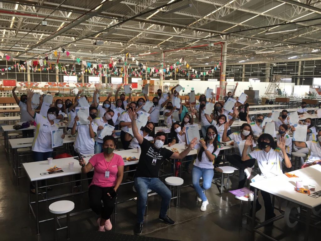Emprega Mais: SENAI forma trabalhadores para indústria têxtil  