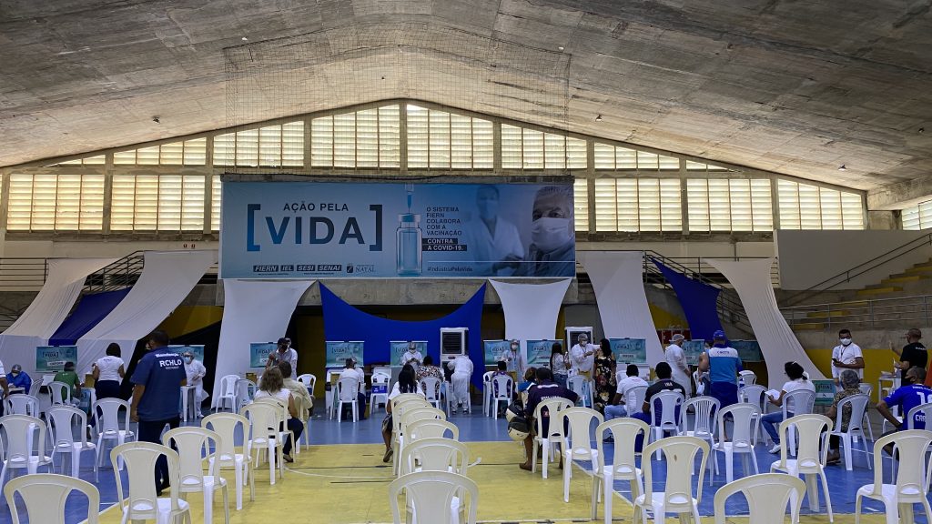 Ação pela Vida mantém drives de vacinação contra Covid-19 no SESI da Mor Gouveia
