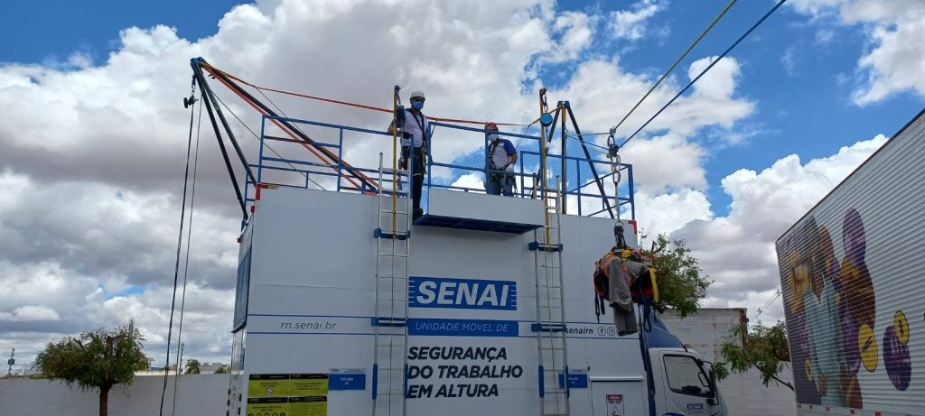 Aula Show “Trabalho em altura” atrai público durante o Mundo SENAI, em Santa Cruz