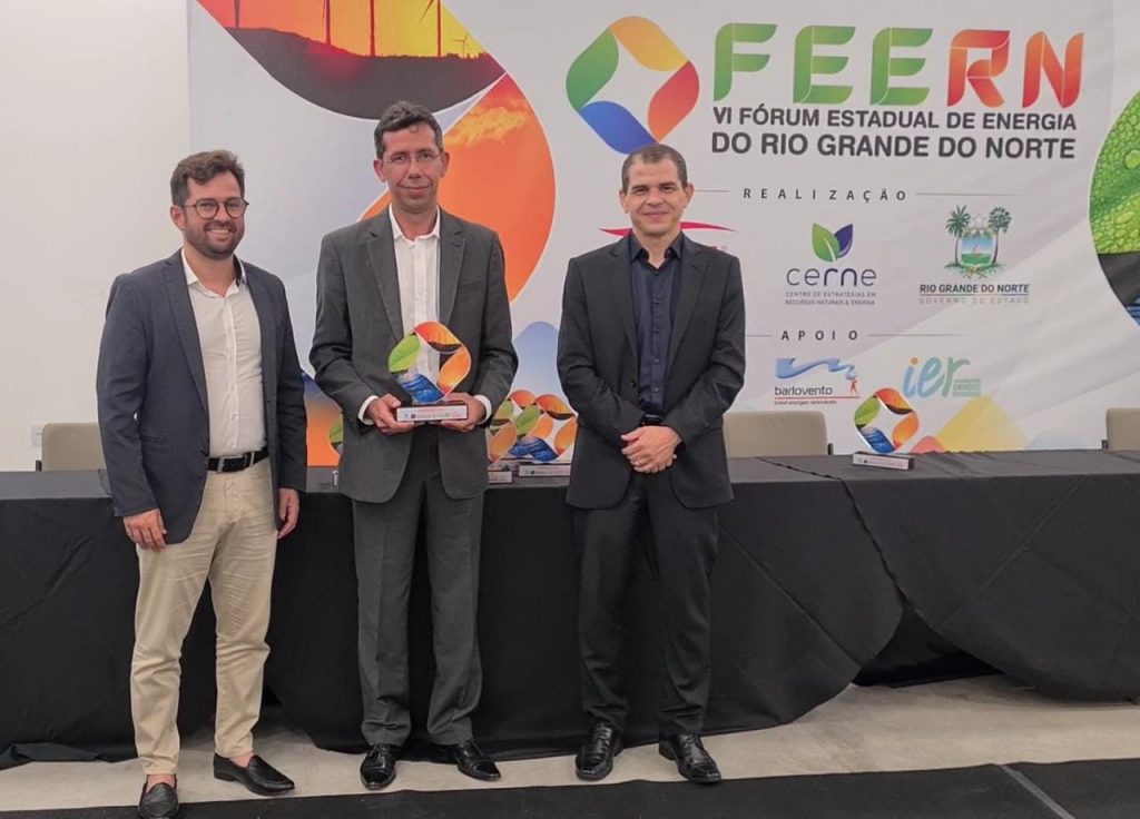 Presidente do Sistema FIERN recebe homenagem por contribuição ao desenvolvimento do setor energético