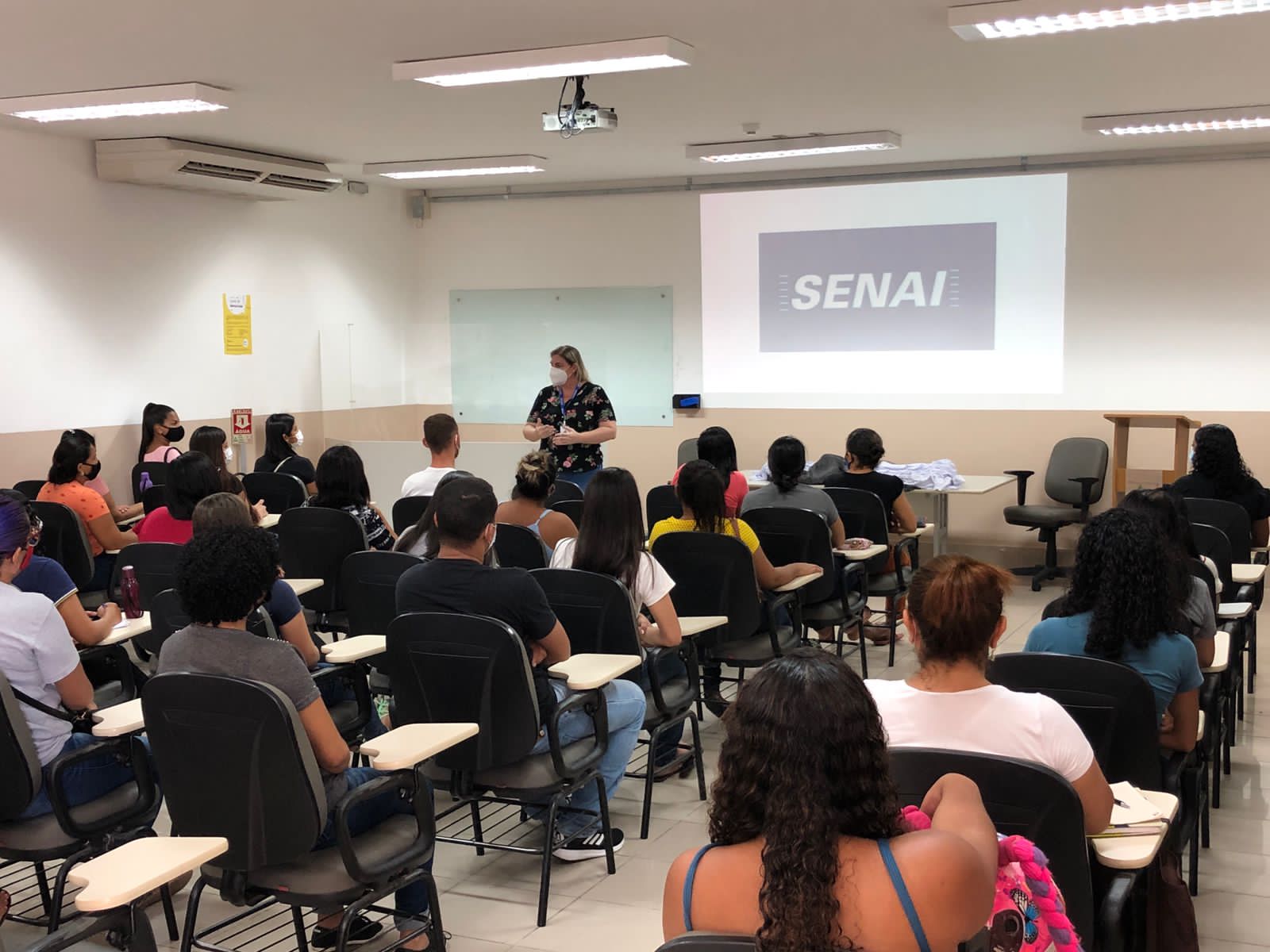 SENAI-RN realiza aula inaugural de turma do Emprega Mais na indústria Guararapes