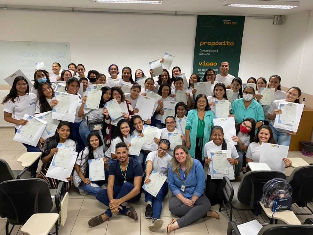 SENAI Clóvis Motta e Guararapes concluem mais duas turmas de costureiro do programa Emprega Mais
