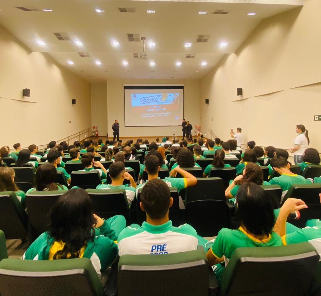 Juventude e cidadania são tema de ciclo de palestras realizado pela SESI Escola RN