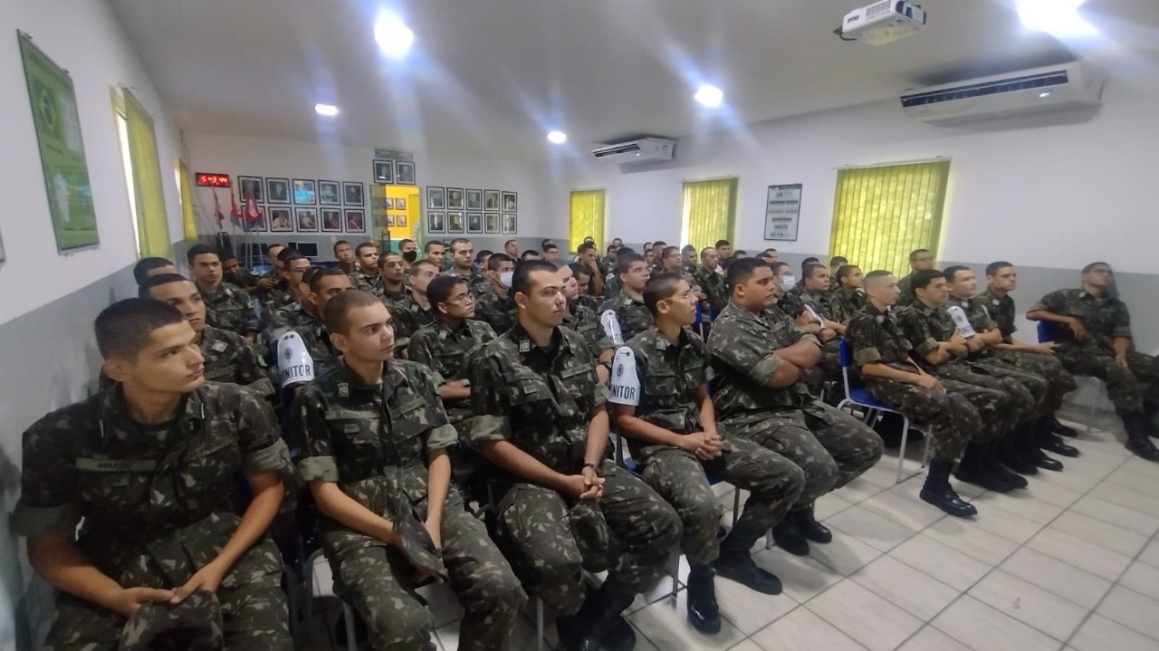 SENAI Mossoró apresenta oportunidades de capacitação para jovens do Tiro de Guerra