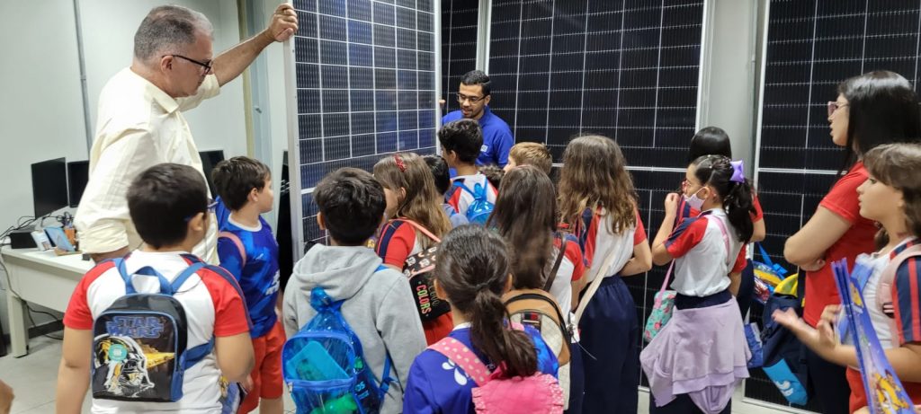 Em aula no ISI-ER, crianças aprendem sobre energias e importância do consumo consciente