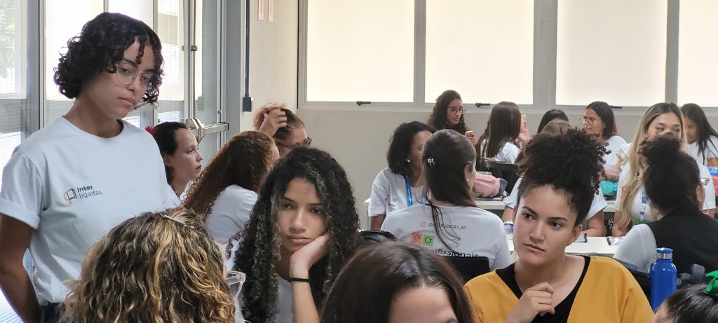 Meninas em Ação reúne inspirações, desafios e bolsas de estudo para estimular inclusão no setor de energia