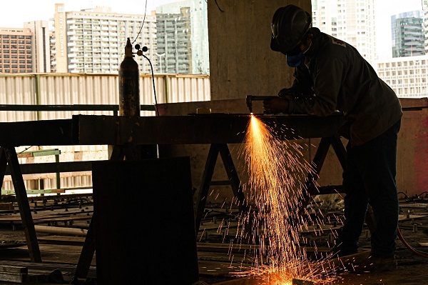 Crescimento da indústria da construção é interrompido em novembro, aponta CNI