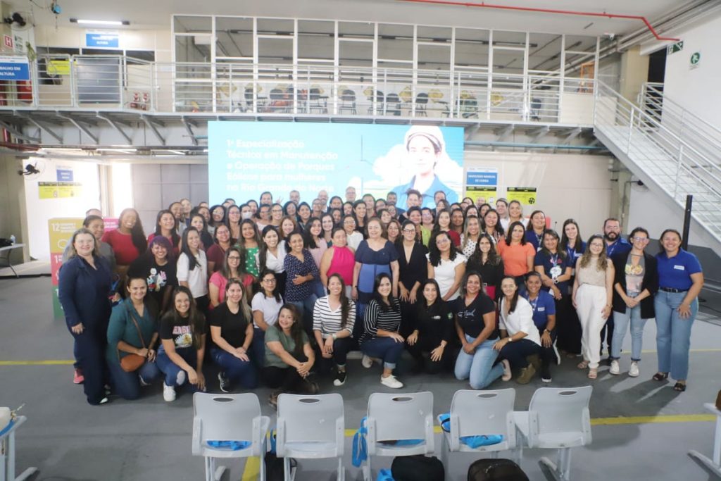 AES Brasil terá parque operado 100% por mulheres no RN e inicia especialização técnica com o SENAI