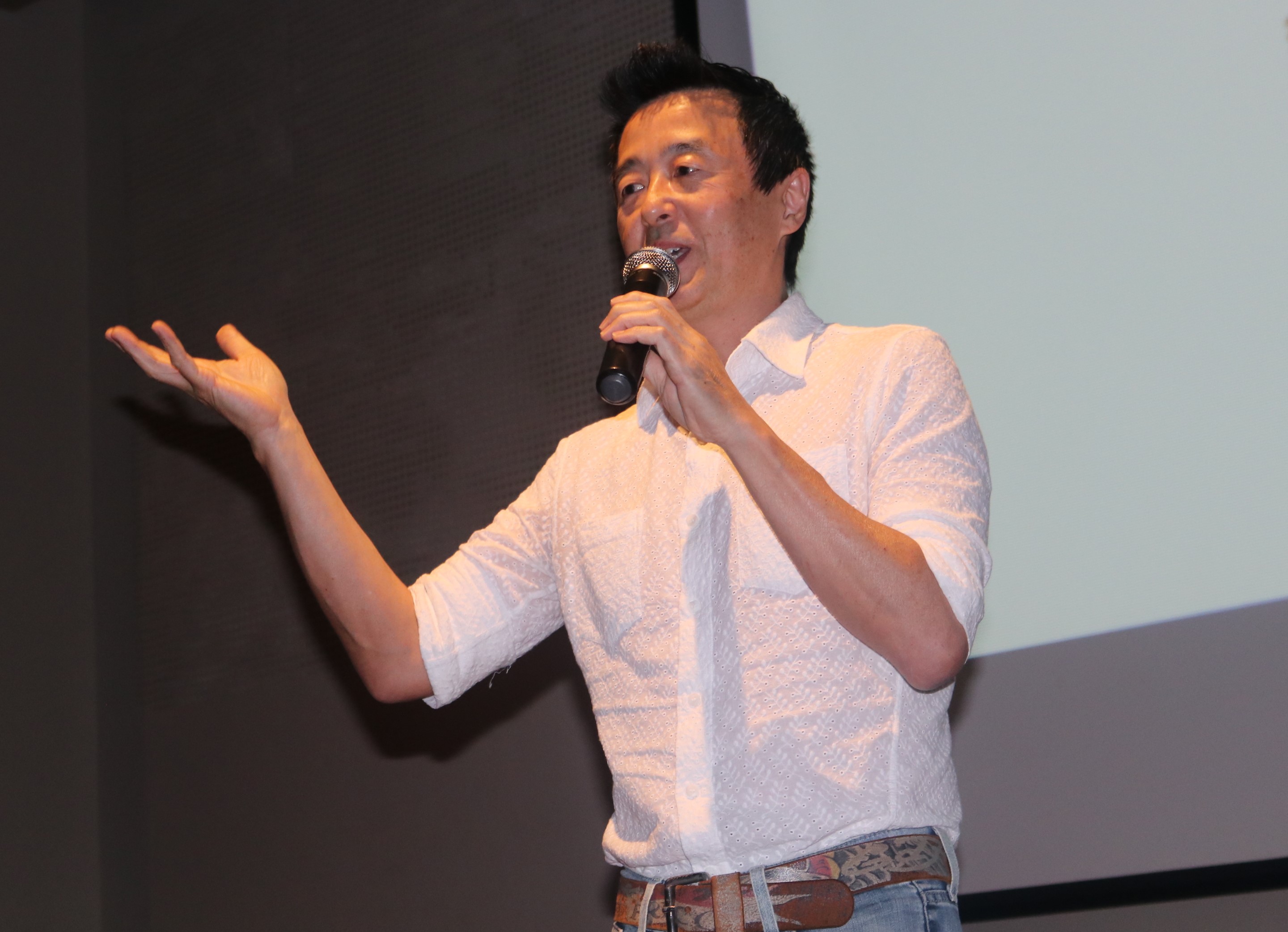 “Moda tem papel transformador”, diz Jum Nakao em palestra na Casa da Indústria