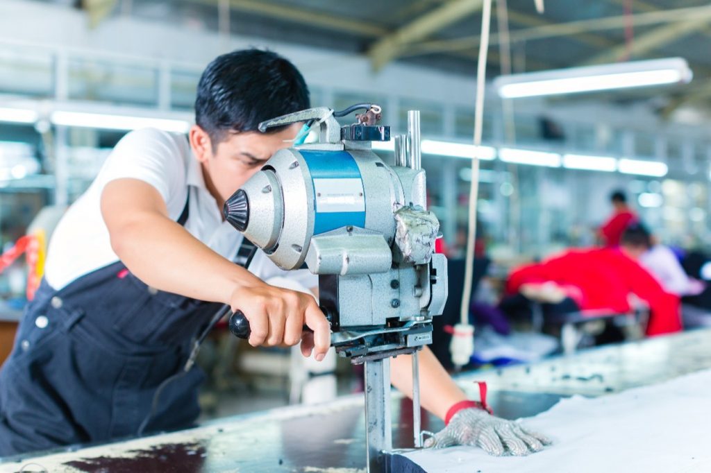 68% das grandes indústrias brasileiras pretendem investir em 2023, afirma CNI