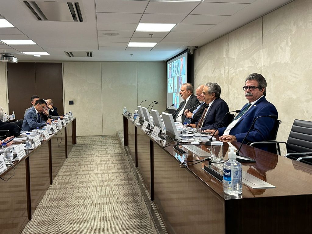 Presidente da FIERN participa de reunião da CNI que trata da reforma tributária
