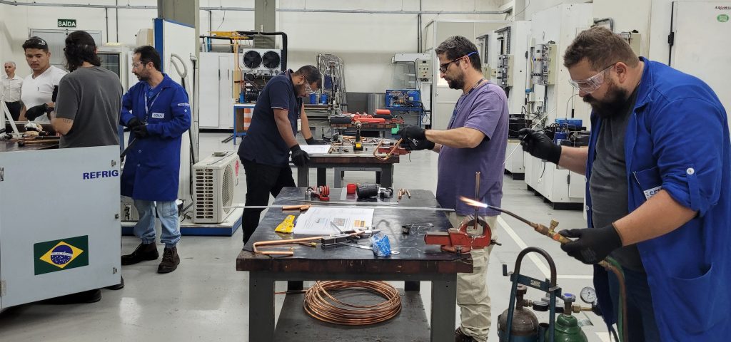 Programa de capacitação com cursos gratuitos ajuda a combater vazamentos de gases do efeito estufa