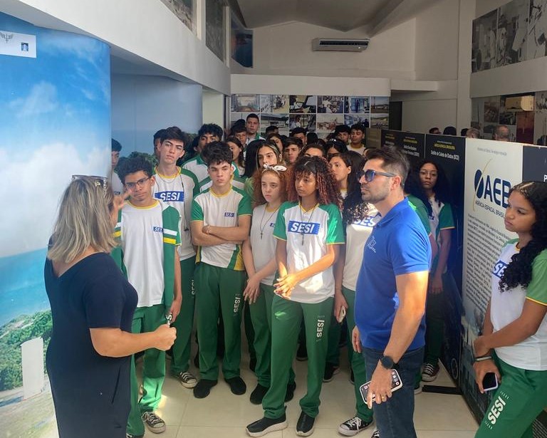 Alunos da SESI Escola participam de lançamento oficial de Foguetes na Barreira do Inferno