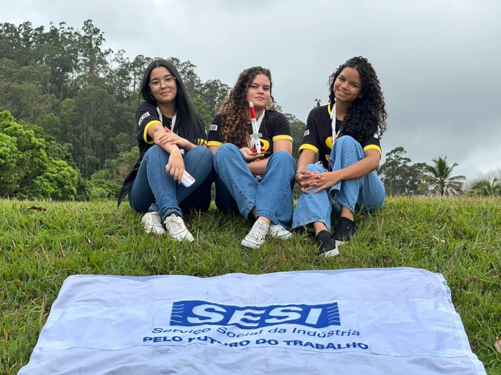 Alunas da SESI Escola de São Gonçalo conquistam vice-campeonato em Jornada Nacional de Foguetes