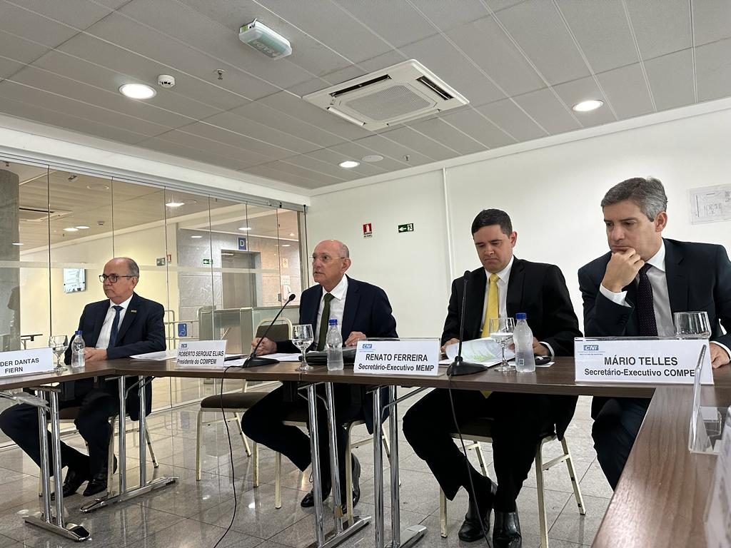 Roberto Serquiz preside reunião do COMPEM/CNI com participação do Ministério do Empreendedorismo