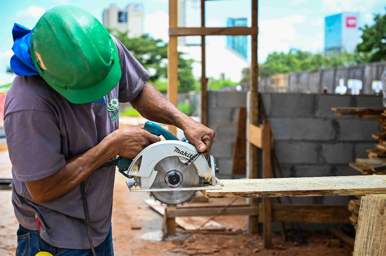 Indústria da construção demonstra alta intenção de investir em 2024, aponta CNI