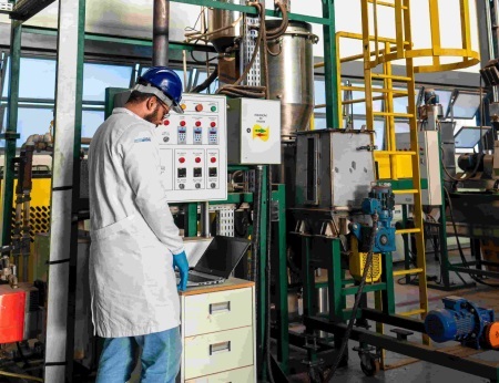 Produtividade da indústria de transformação registra queda pelo quinto ano consecutivo, aponta CNI