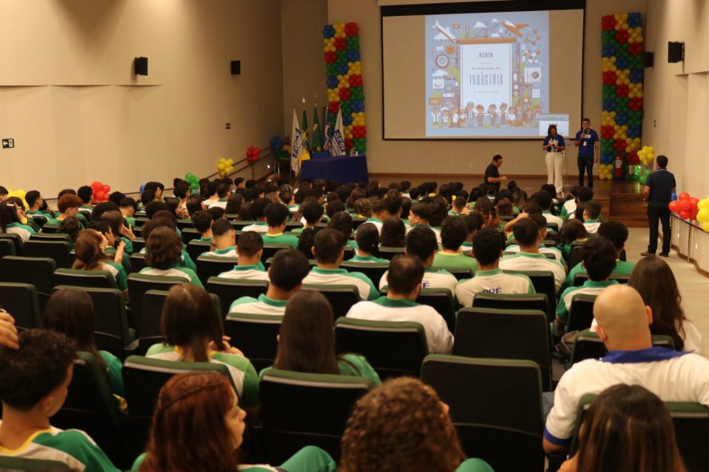 “Indústria na Escola” aproxima estudantes da SESI Escola de Referência de São Gonçalo do Amarante à indústria potiguar