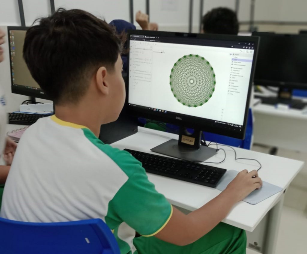 Uso de plataforma GeoGebra transforma aprendizagem de geometria na SESI Escola Mossoró