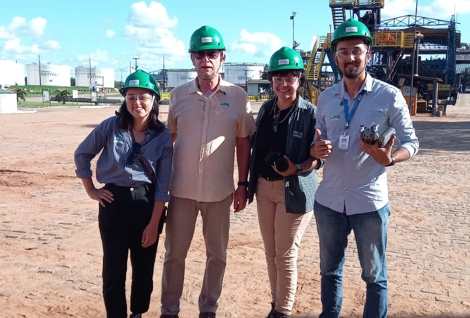 Equipe técnica visita usinas produtoras de etanol e prepara site que vai destacar sustentabilidade