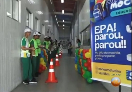 Mochilas Pesadas: SESI Escola SGA realiza Blitz para conscientizar alunos sobre riscos de excesso de peso
