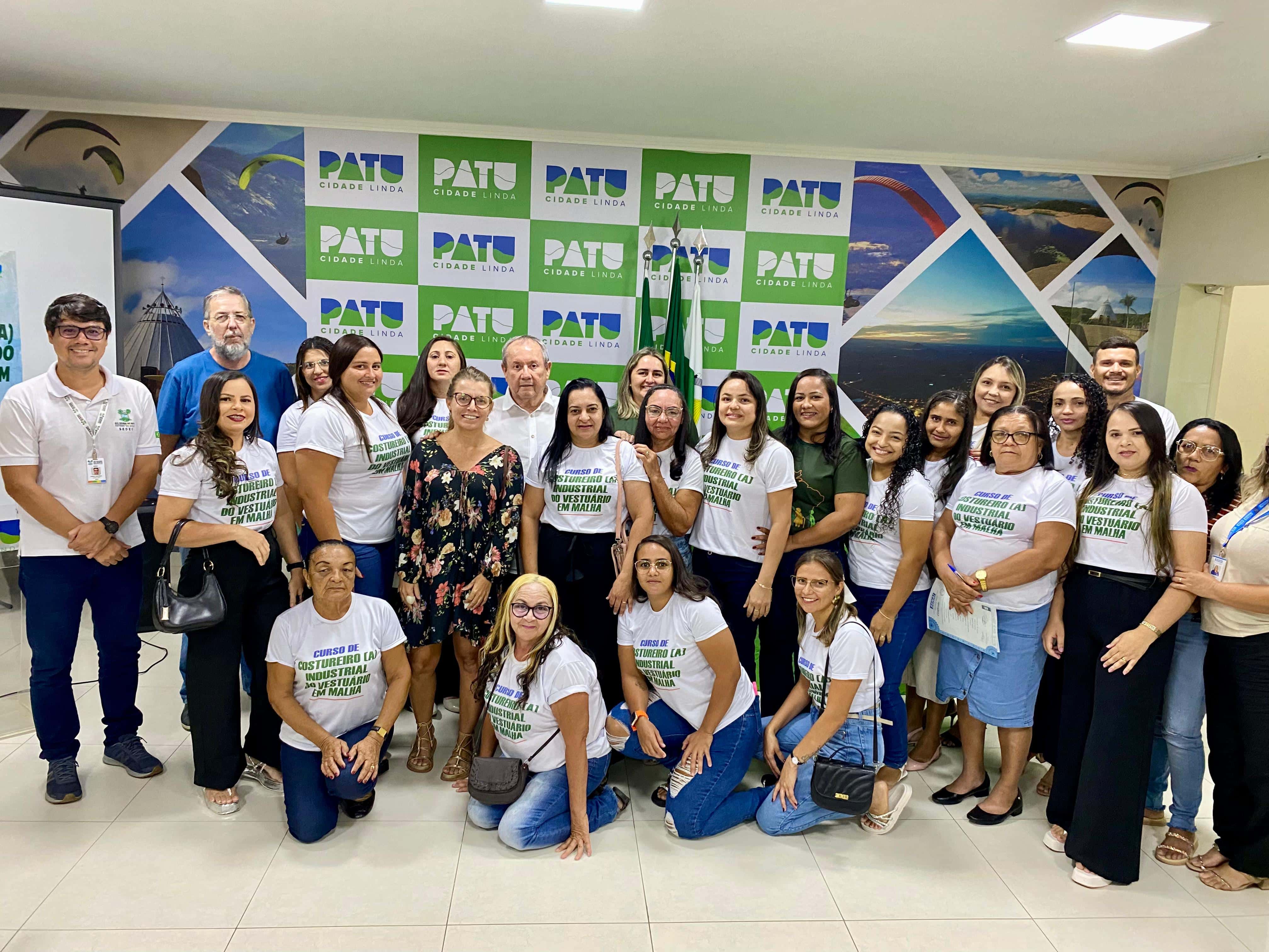 Cem alunos de costura concluem cursos em Governador Dix-Sept e Patu