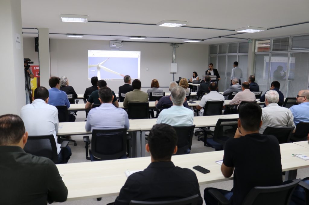Hub de Inovação Tecnológica do SENAI-RN sedia lançamento de plataforma de inteligência estratégica em energias renováveis