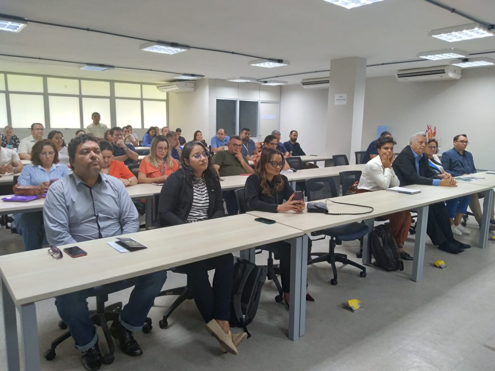 Mesa-redonda sobre a qualidade das águas envasadas reúne empresários e especialistas do setor no SENAI-RN