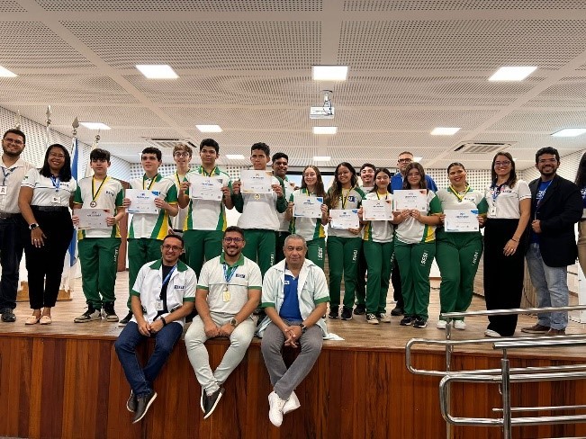 Alunos da SESI Escola Mossoró recebem medalhas conquistadas na Olimpíada de Matemática