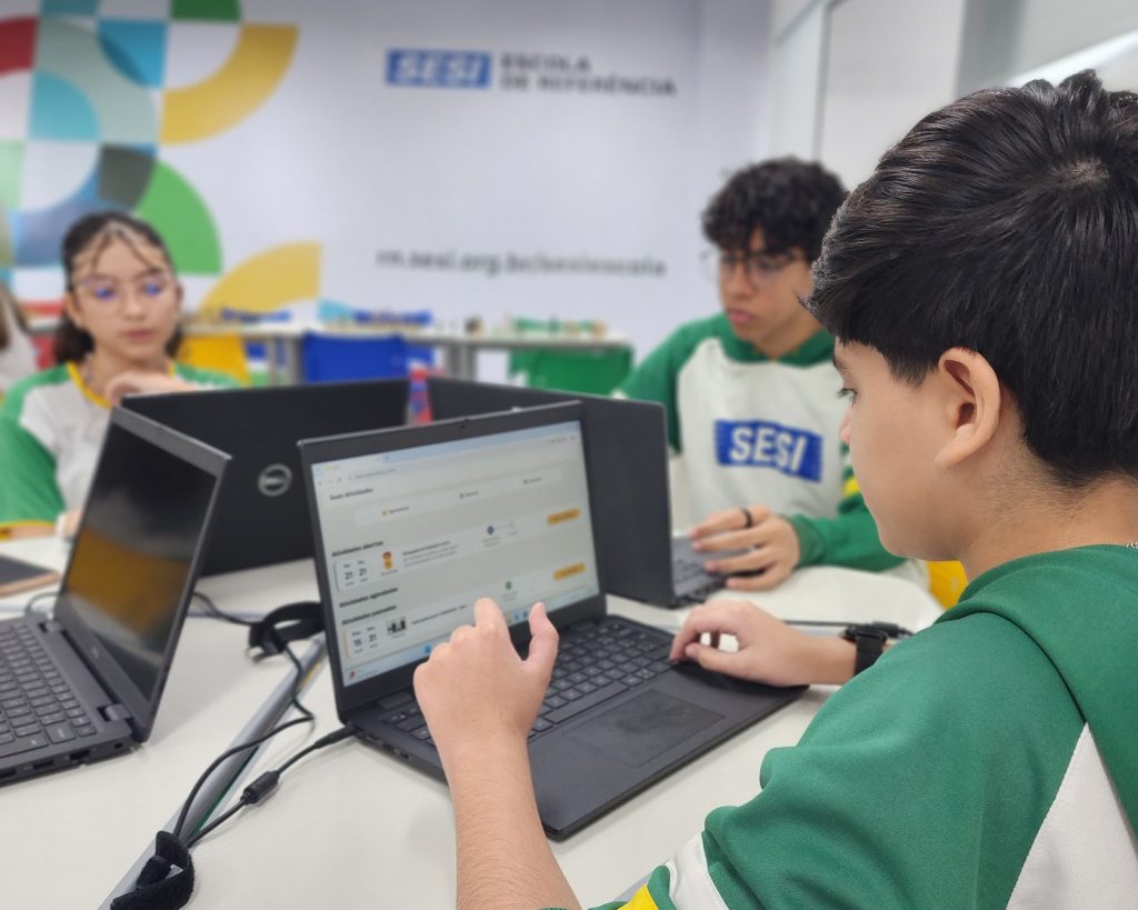 Alunos da SESI Escola de São Gonçalo conquistam medalhas em Olimpíada de Redação