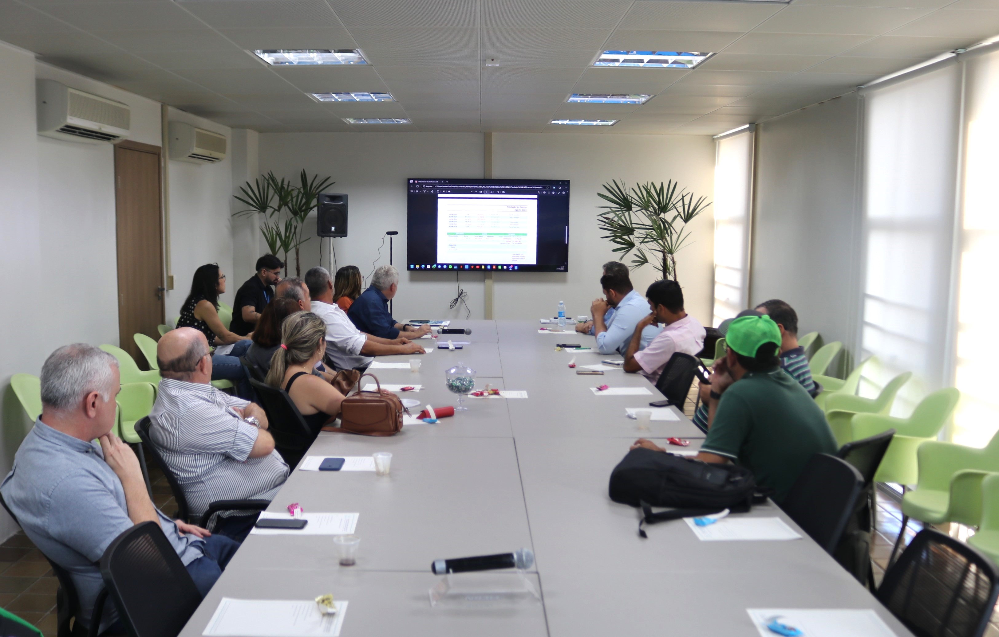 SINDRECICLA-RN apresenta projeto de Selo Verde e novo site em reunião com associados