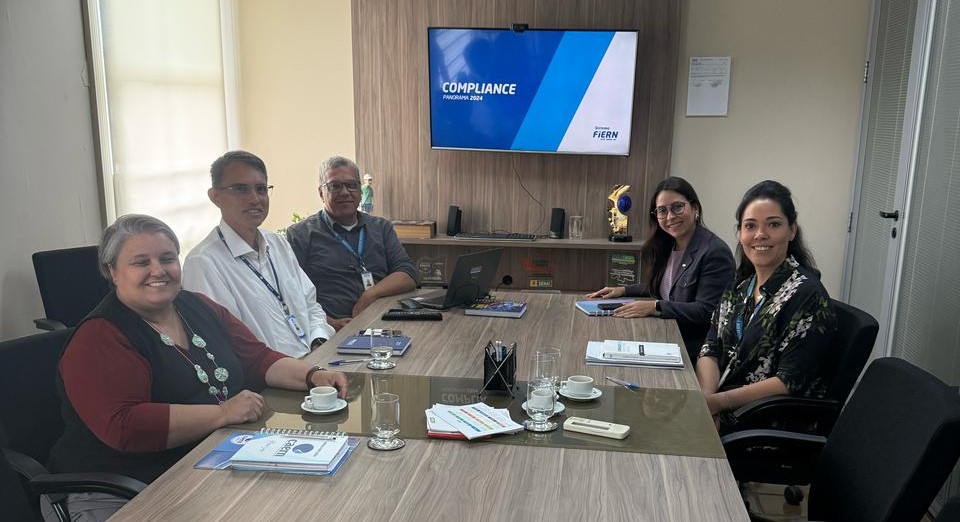 FIERN recebe equipe da Caern para troca de experiências sobre Compliance
