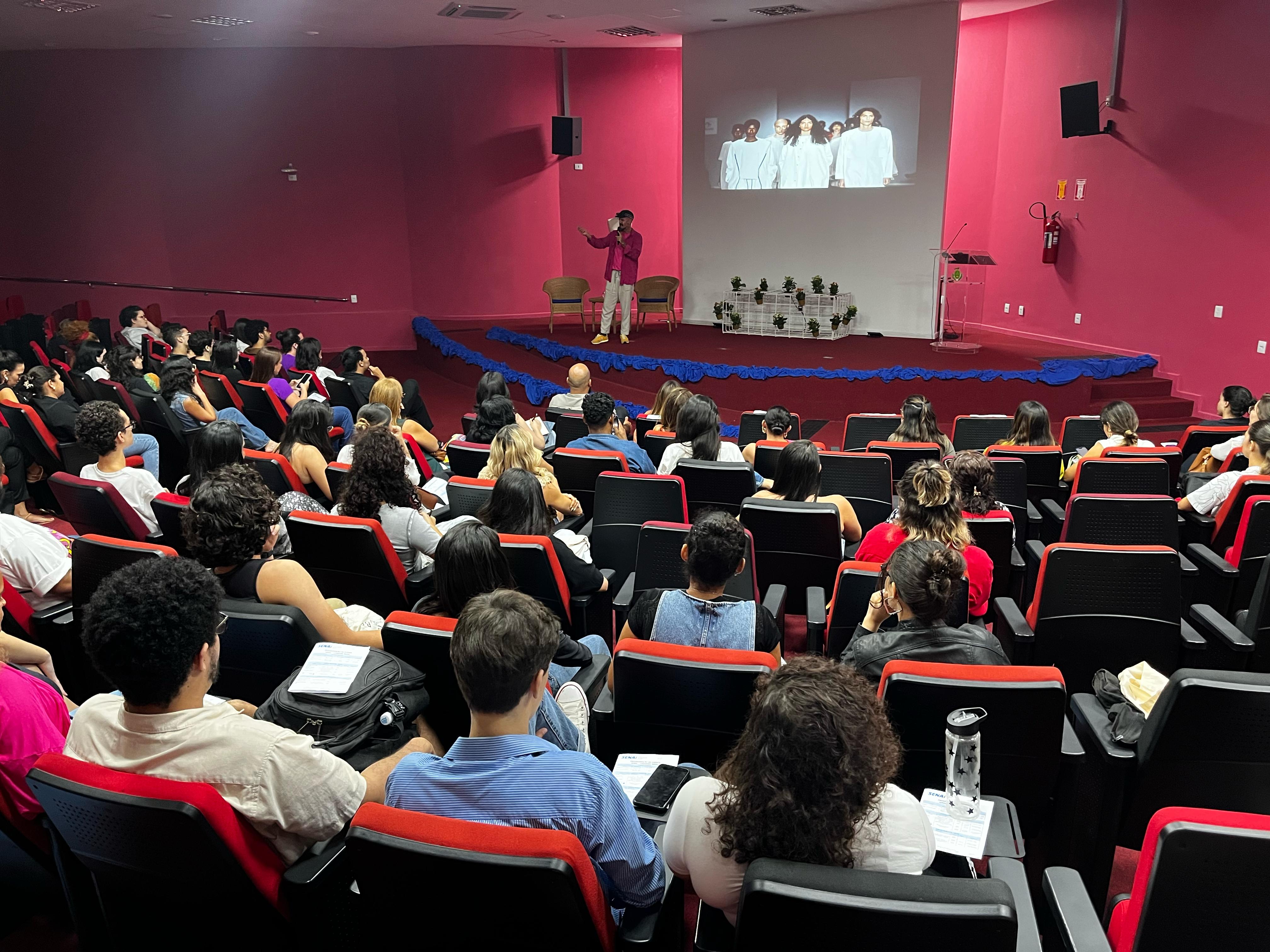 Moda com Propósito: SENAI-RN promove debate sobre sustentabilidade com André Carvalhal