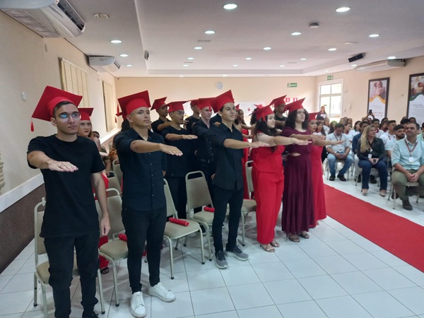 SENAI Mossoró e Grupo 3Corações celebram formatura de jovens aprendizes
